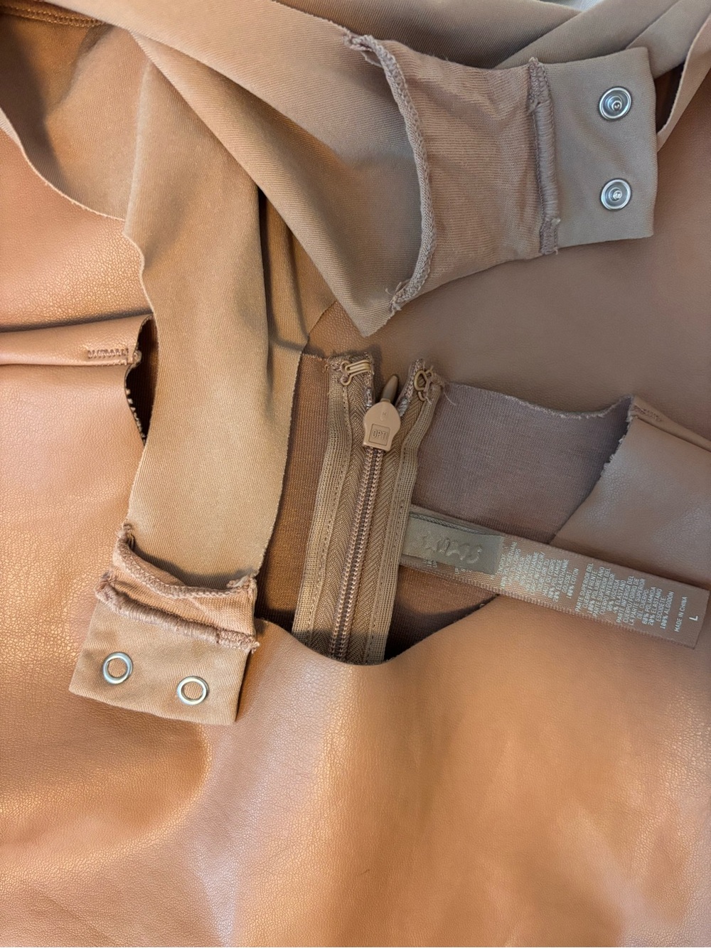 Skims Faux Leather Bodysuit - Picture 4 of 4